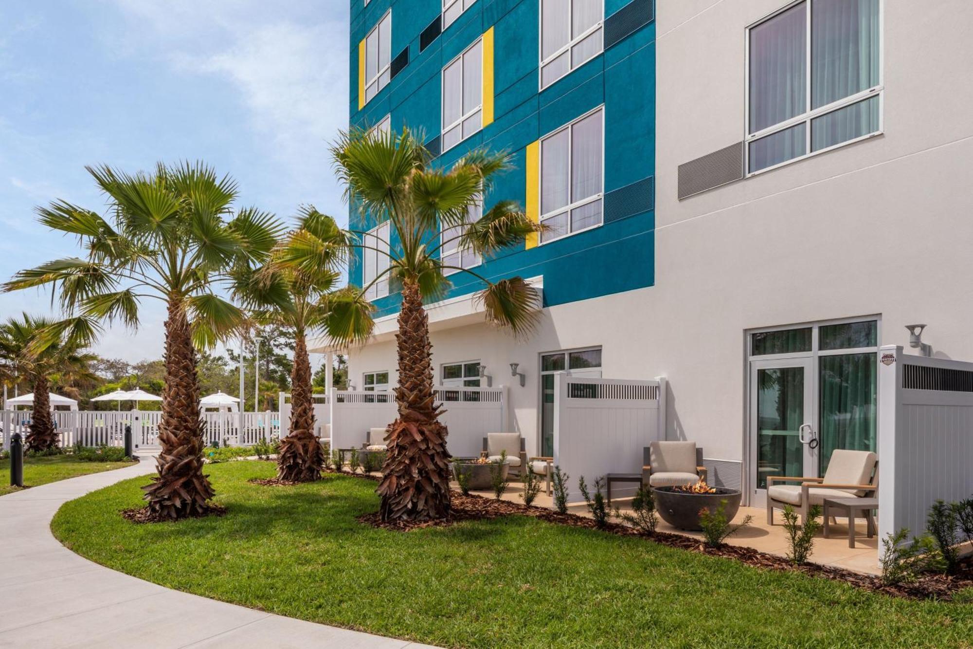 Courtyard By Marriott Titusville Kennedy Space Center Buitenkant foto